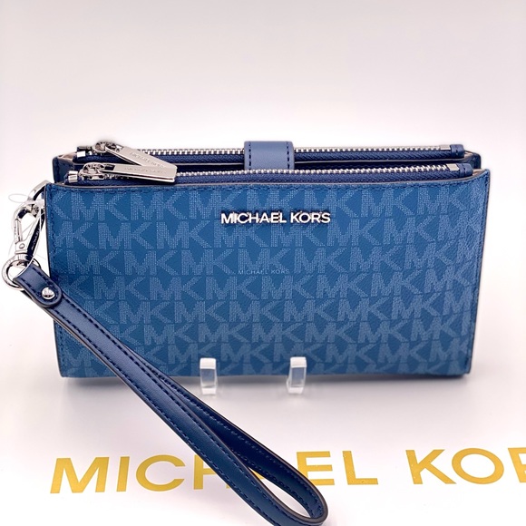 Michael Kors Handbags - Michael Kors DoubleZip Wallet Wristlet
